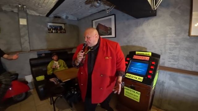 Стас Барецкий Разгромил Музыкальный автомат!