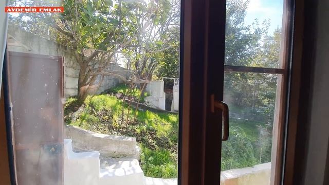 1530- SUSURLUK'A 5 DK MESAFEDE 453 M² İÇİNDE TAŞ TEMELLİ KÖY EVİ VE ARSASI