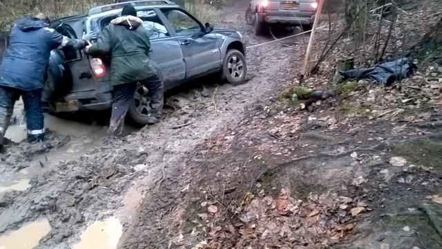 нива в яме