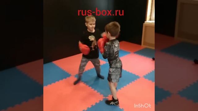 Детский бокс, кикбоксинг. Тренер Игорь Еськин.