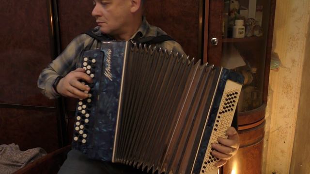 Баян Кременное после переклейки клапанов на левой клавиатуре и перевосковки басов и баритонов. Ч.1