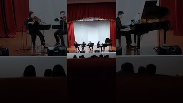 астро квартет《баян,две скрипки,рояль-фортепиана》