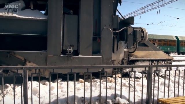 Железная дорога зимой. Снегоуборочная техника СМ