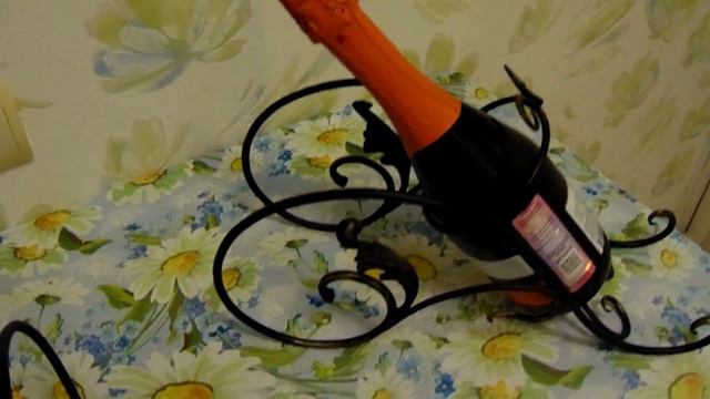 Подставка для винной бутылки.