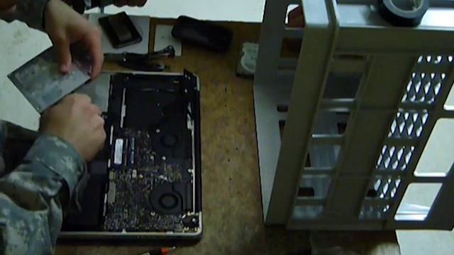 Install Dual (2) Hard Drives Using OptiBay Enclosure In Mid-2010 Macbook Pro