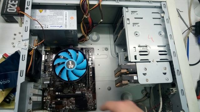 AMD A8-9600 и A320M - дешман из DNS. Играем на встроенном видео.