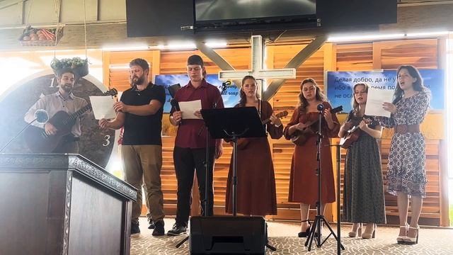 Великий Бог когда на мир смотрю я. (Hawaiian, English, Russian)