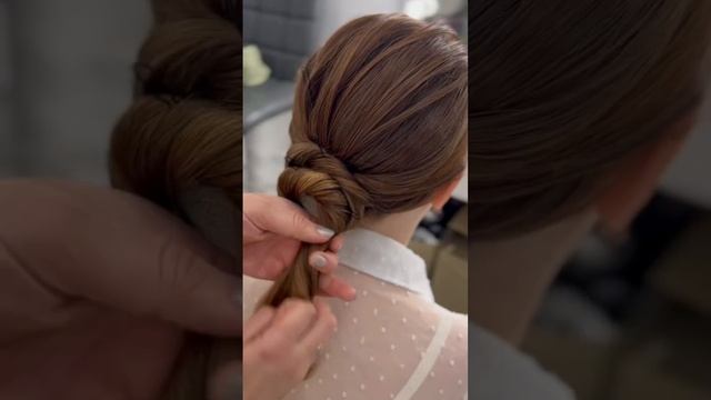 Низкий пучок #short #shortvideo #shots #прическимосква #быстрыйпучок #низкийпучок #прическа