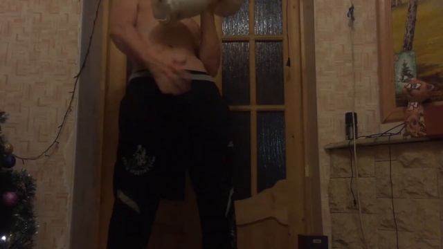 Гантеля 27 кг на бицепс стоя одной рукой тестирую элиту