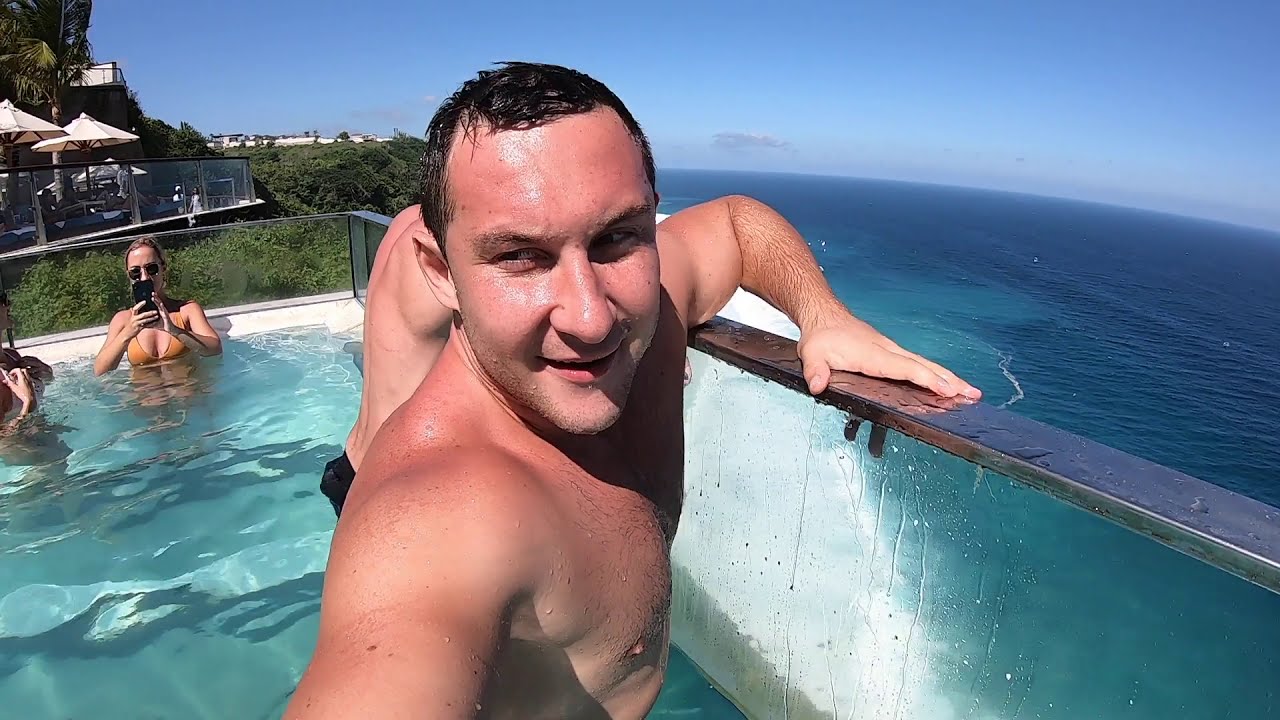 Разбились в Фарш! Встреча с SunnyDays. №1 Бассейн в МИРЕ! Вы больше не захотите на БАЛИ!.mp4