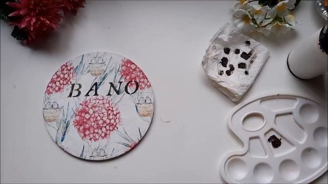 ▶️Como Hacer Un CARTEL Para El BAÑO Con Corcho Y Decoupage.