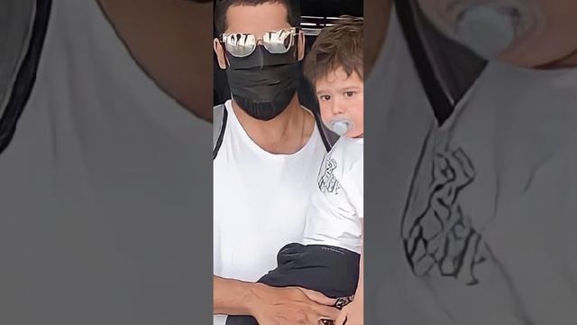 новые фотографии Бурак Озчивита с сыном ?