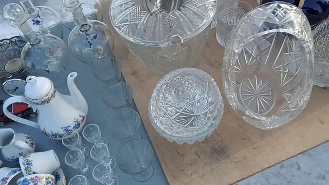 Снова пришла на барахолку в России. Смотрю и покупаю посуду из СССР.