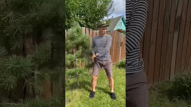 Пошёл на пруд ловить лягушек| Искали всей семьей. #shorts