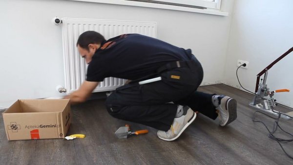 Плинтус ХДФ Dollken S60 60 мм х 2,575м 1248 Бело-серый