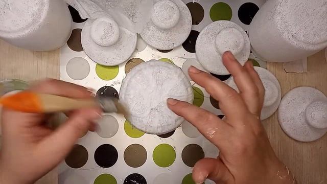 Декупаж  шести стеклянных баночек . Часть 1.