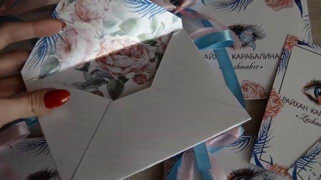 Печать сертификатов на дизайнерской бумаге серебро.