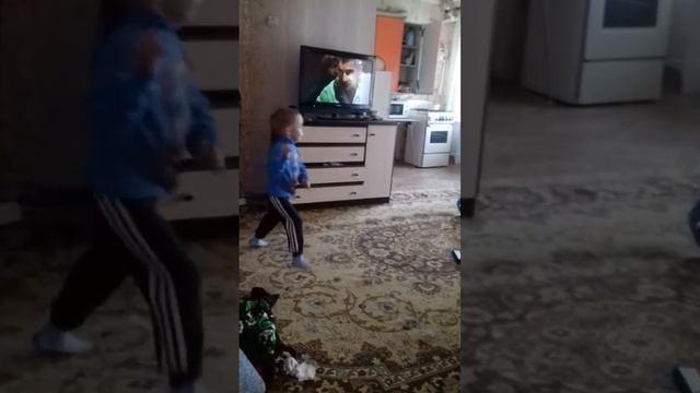 Танец в исполнении Реньки песня 
