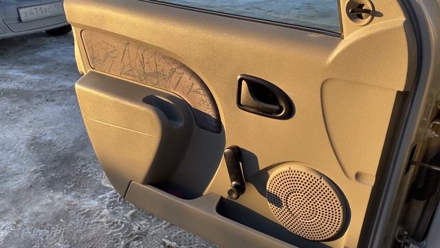 Мини-обзор автомобиля RENAULT LOGAN 2006