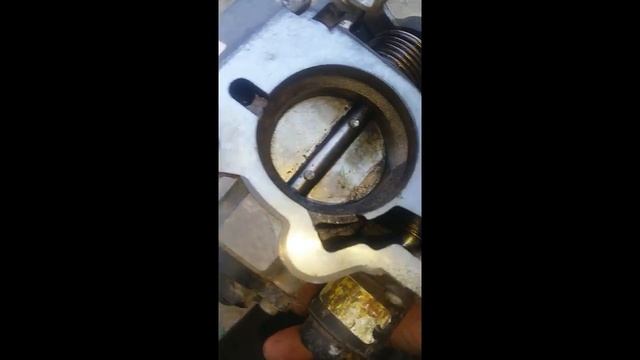 Чистка дроссельной заслонки ваз 2114 2113 2115 и других 8 клапанных инжекторных авто
