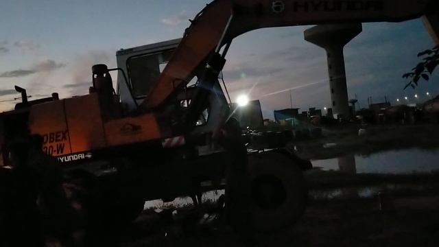 Hyundai 130 Repairing