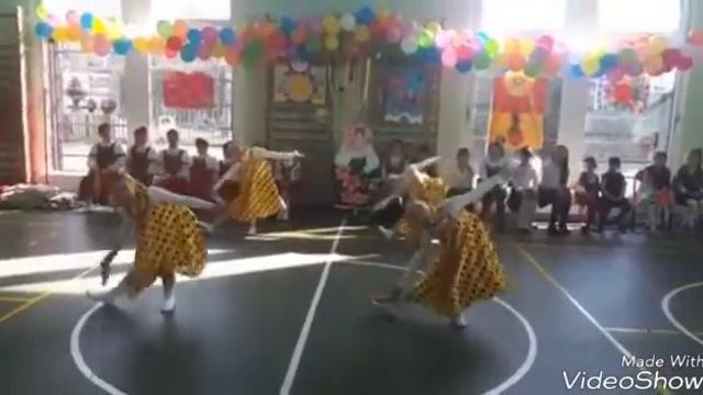 Отмечаем масленицу в школе