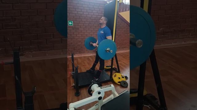 строгий подъем на бицепс!