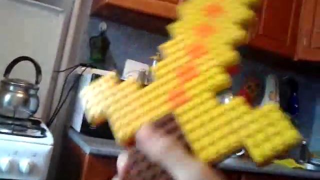 Lego золотой меч из майнкрафта