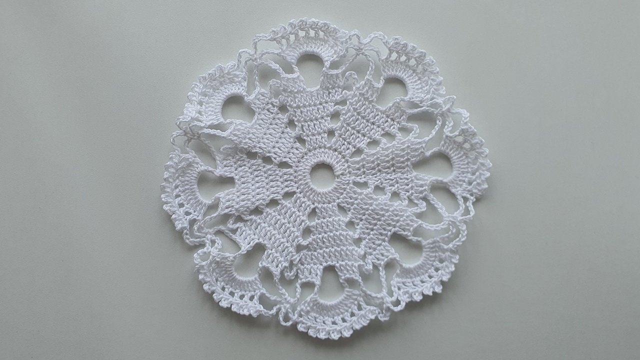 САЛФЕТКА крючком для начинающих мастер-класс. Вязание крючком / Simple Crochet Doily For Beginners
