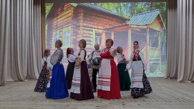 По сеням то были сеночки
