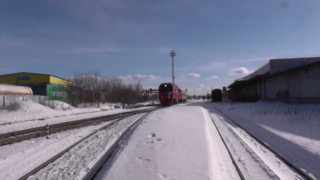 Тепловоз ТЭП70БС-089 с пригородным поездом Ижевск - Воткинск