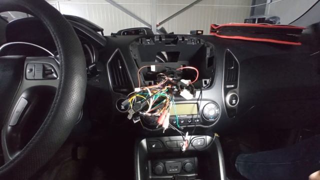 Hyundai IX35 2009-2013 Radio Removal, Android Navigation Installation Part 1