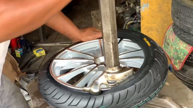 Honda Click 150i | Vee Rubber Tire | Short Review Lakas Kumapit | Leivenger Mags | DIY