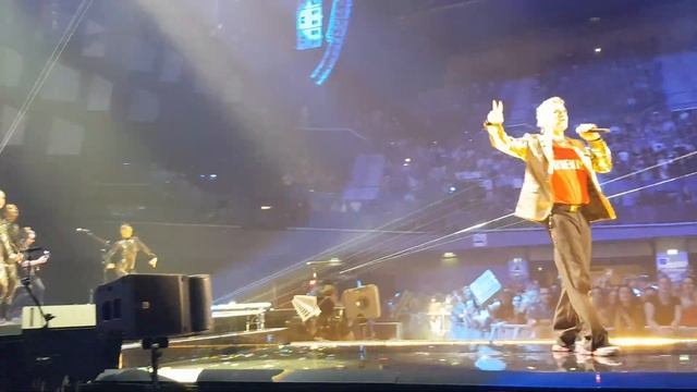 Rock DJ - Robbie Williams  Wiener Stadthalle Vienna 16.03.2023