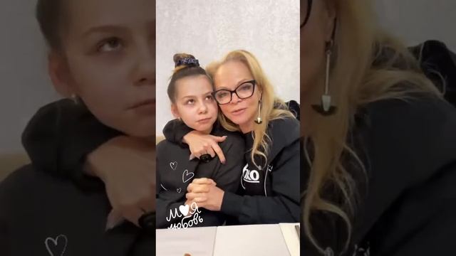 Долина с внучкой