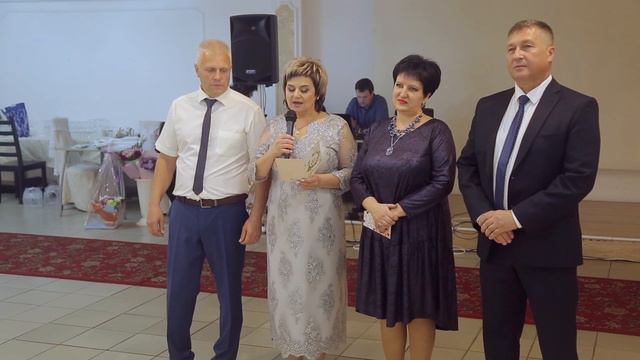 Громкие аплодисменты родителям на свадьбе