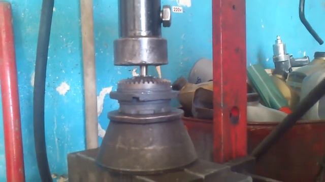 Bosch's Gear Pressing Out