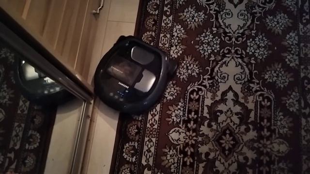 Робот пылесос samsung , прошел год