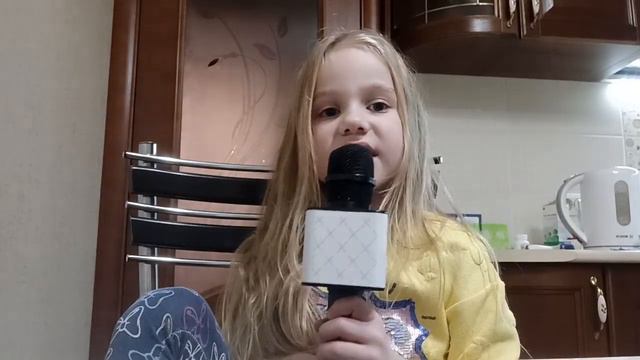 ВЕЧЕРНЕЕ ПЕСНОПЕНИЕ НА КУХНЕ.
