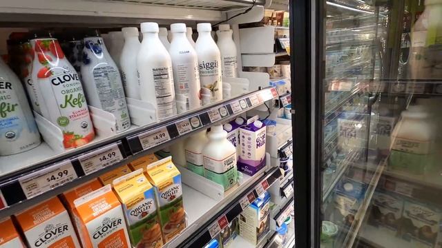 К новогоднему столу мы делаем покупки в последние часы 2020 года