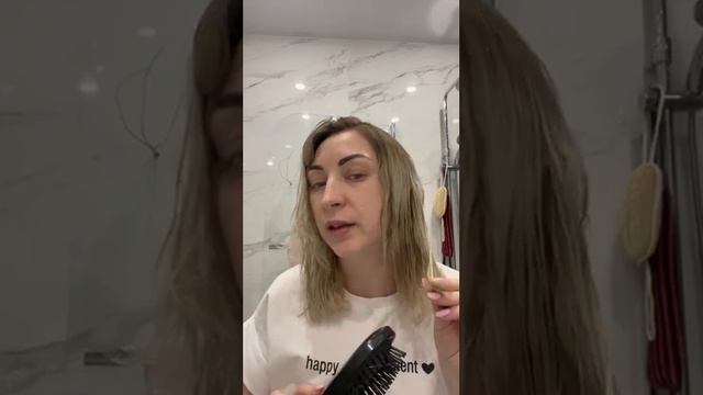 Розчісувати волосся тепер легко. Спрей для кінчиків від Ersag