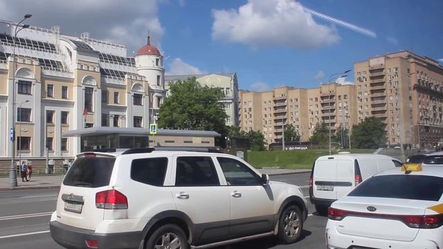 По Новоспасскому проезду и Большим Каменщикам - едем в центр на автобусе С856