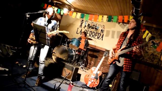 La Silla Turca - Espacio Cerebral (En Vivo)