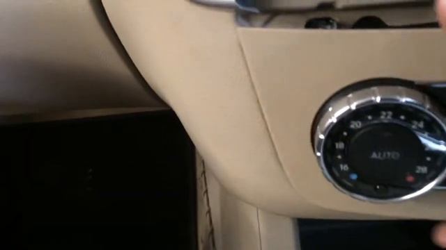 Mercedes Benz ML 166 Radio Removal