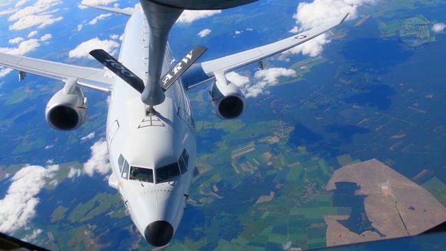 Противолодочный P-8A Poseidon дозаправка в воздухе