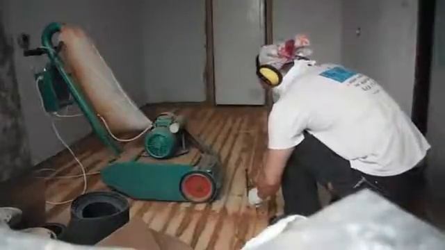 Шлифовка пола снятие краски с паркета