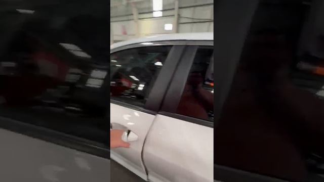 Киа К5 2021. 1,6 объем | 33.213миль. Примерно 13,5-14,5$ болот