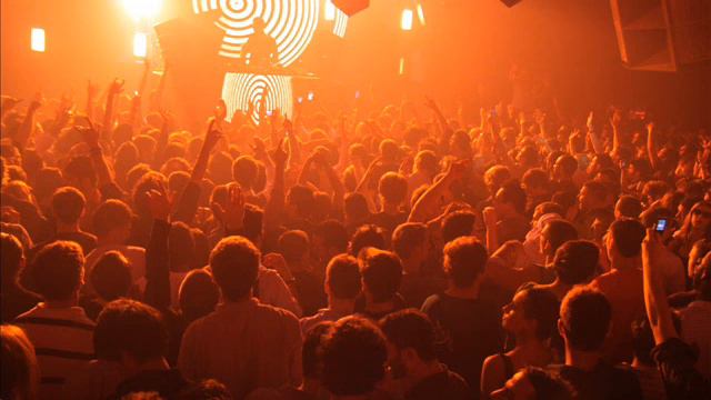 Club Nouveau by Tiesto :Mark Norman Feat. Jes - One Moon Circling