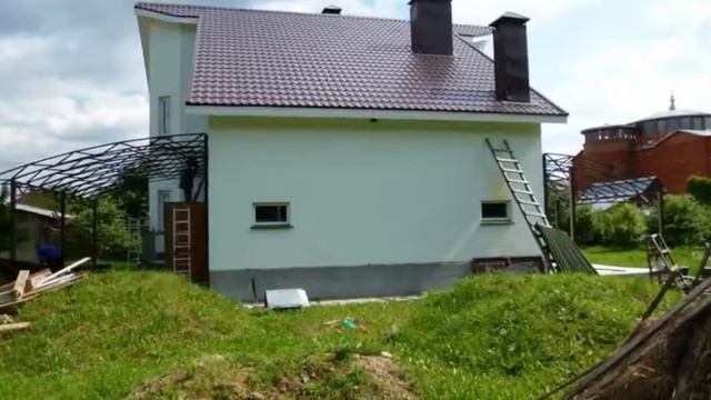 Каркас навеса  в процессе установки