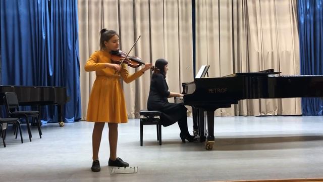 Чечулина Ксения (Г. Холлендер «Лёгкий концерт»)